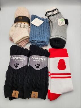 Mixed Lot 6 Pairs Winter Cozy Socks FRYE Lemon Bearpaw Aloe Vera Infused H4